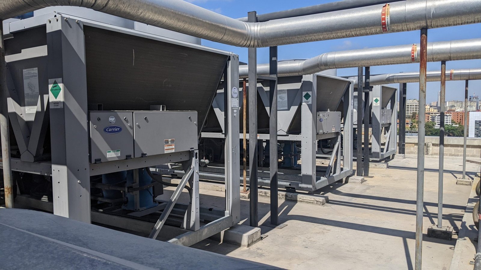 Aislamiento térmico Armaflex tubería agua helada proceso Juárez